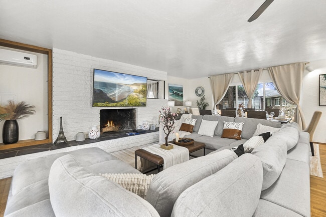 Photo - 4989 Randlett Dr Unit ID1283132P