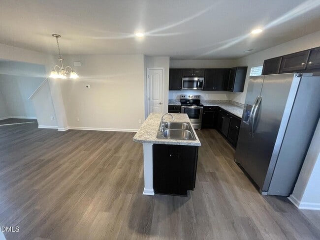 Photo - 1097 Peony Ln