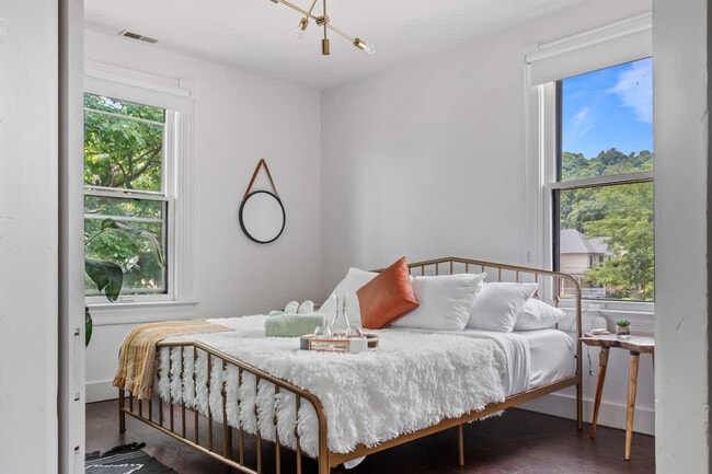 Photo - 241 W Water St Unit ID1265607P