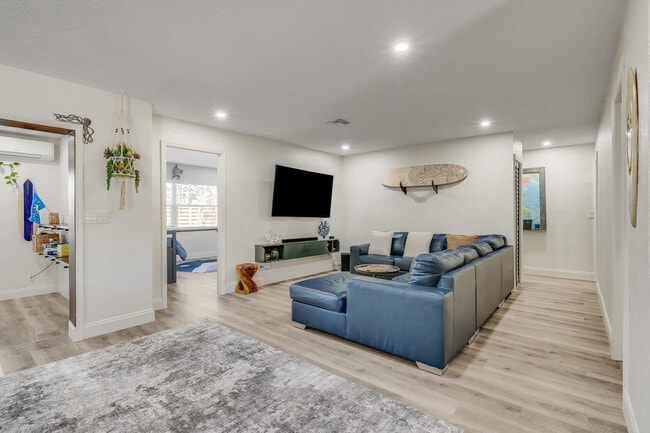 Photo - 415 N Shore Dr Unit SI ID1459973P