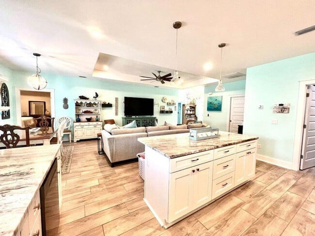 Building Photo - 5402 Pinetree Ave Unit SI ID1447170P