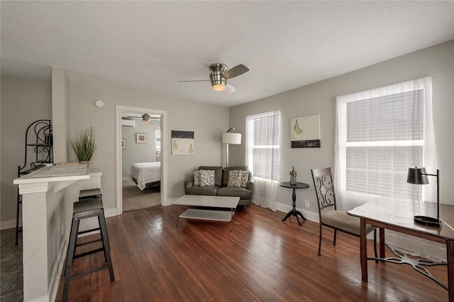 Photo - 3310 Crawford St Unit B