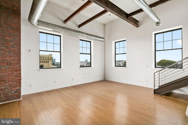 Photo - 1637-39-1639 Poplar St Unit S4