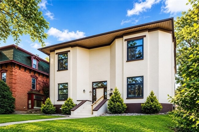 Building Photo - 735 N Highland Ave Unit 2
