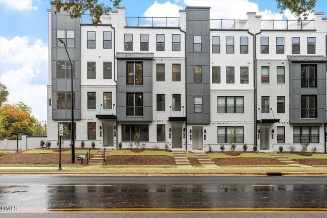 Building Photo - 509 Kildaire Farm Rd Unit 302