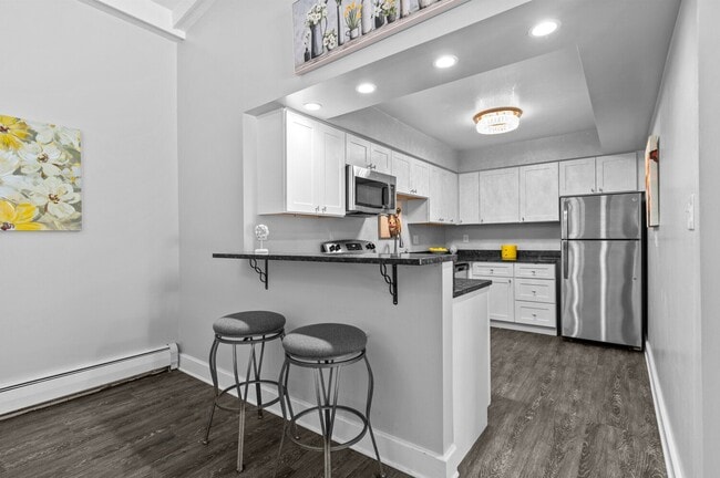 Building Photo - Apple Ridge Apartments - Livonia, MI