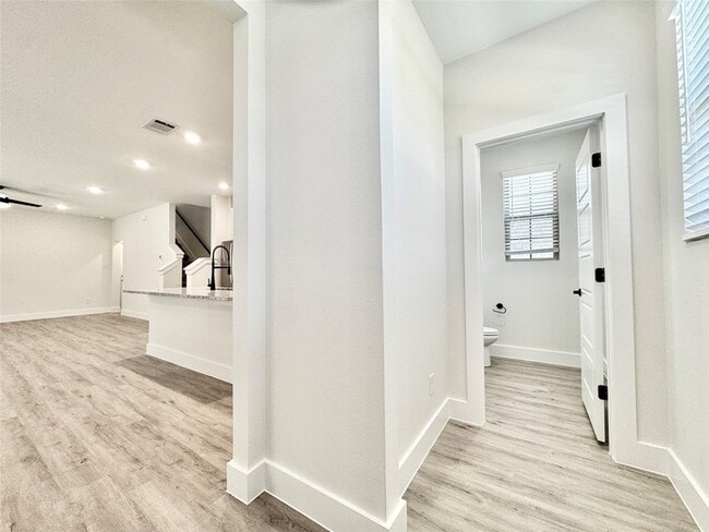 Photo - 8749 Scotty's Lk Ln