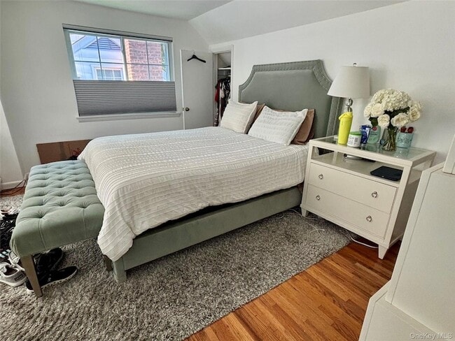 Photo - 18 Coralyn Ave
