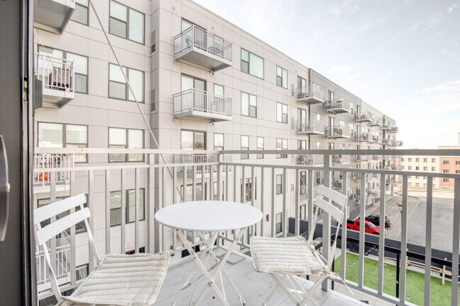 Photo - 100 N Addison Ave Unit FL6-ID1277