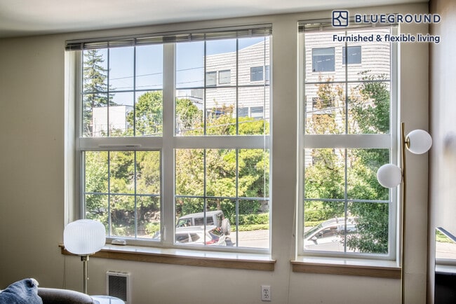 Photo - 3920 Stone Way N Unit FL4-ID624