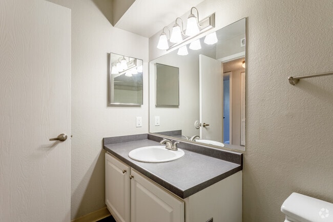 1BR, 1BA - 750 SF - Avens Point