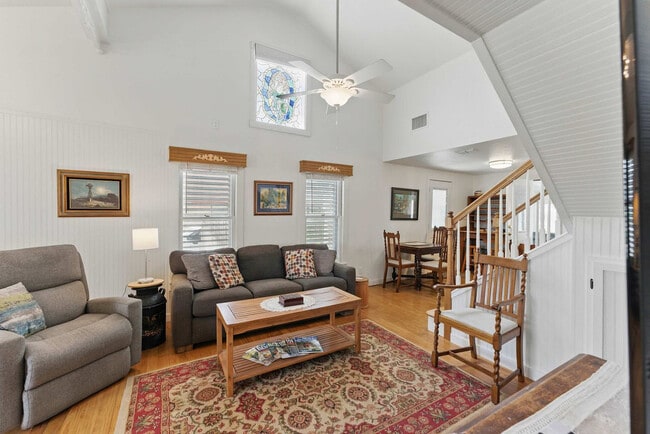 Building Photo - 175 Fredericksburg Rd Unit ID1351231P