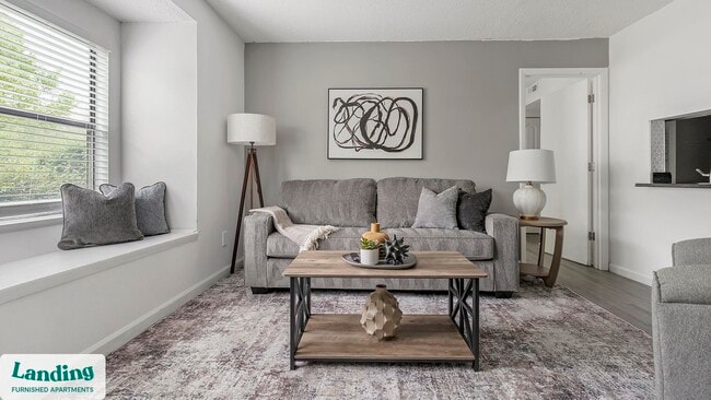 Building Photo - 2030 Northcliffe Dr Unit 201.1408714