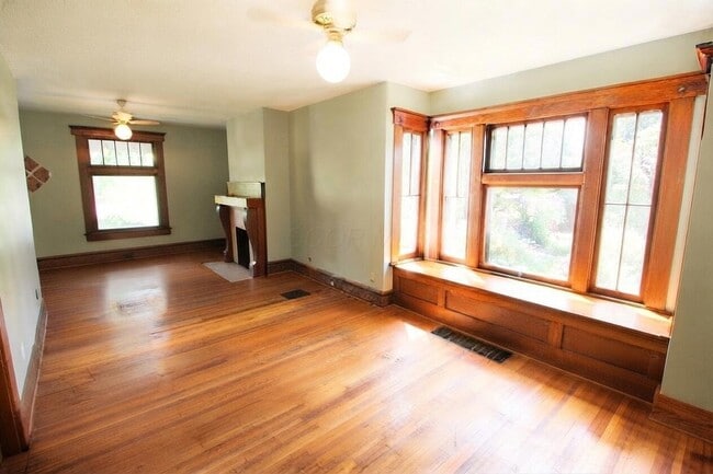 Photo - 142 E Northwood Ave
