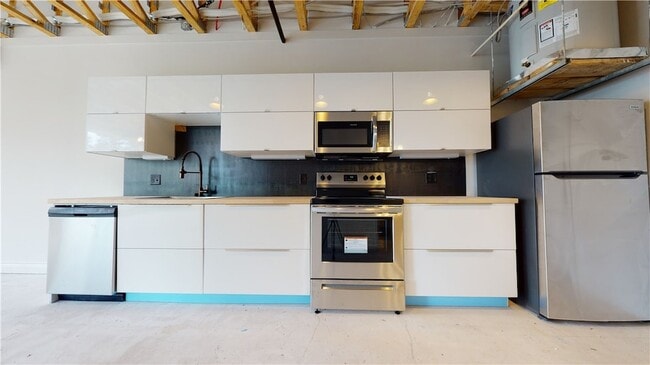 Photo - 305 W 27th St Unit 228