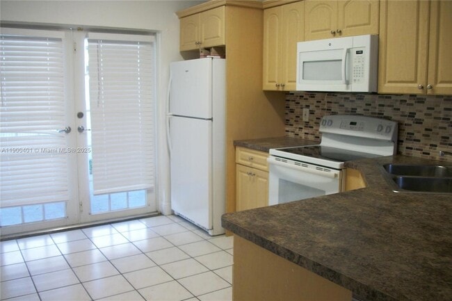 Photo - 9307 NW 121st St