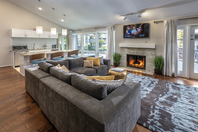 Photo - Vue Kirkland