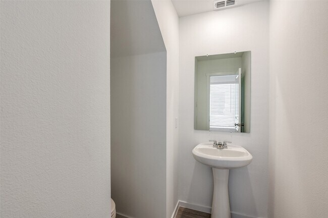 Photo - 910 Blue Heron Dr