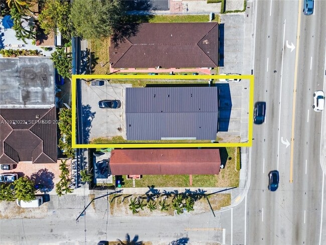 Building Photo - 6406 W Flagler St Unit 1