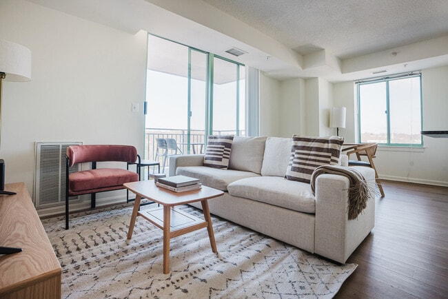 Building Photo - 4650 Washington Blvd Unit FL9-ID8990A