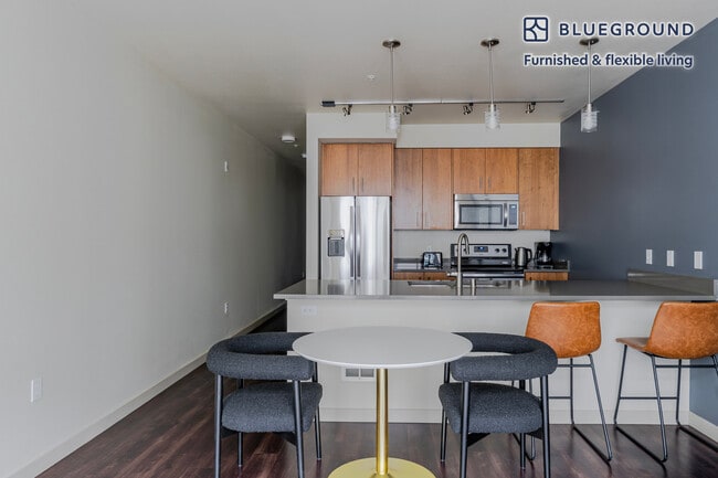 Photo - 1414 10th Ave Unit FL6-ID947