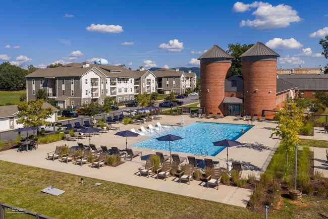 Building Photo - Murphy`s Farm Apartments