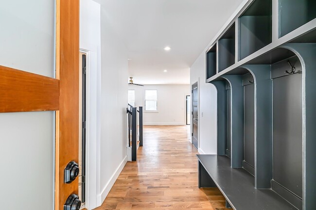 Photo - 1710 Nassau St