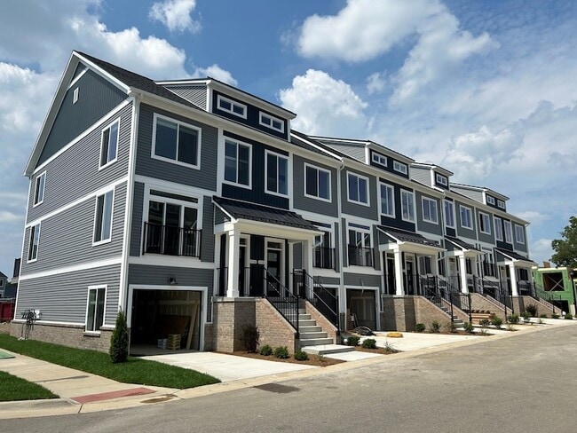 Building Photo - 2774 Bristol Rdg Dr Unit 36