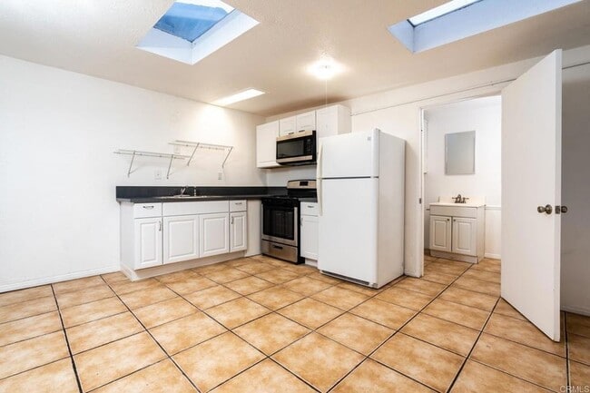 Photo - 1568 Primera St