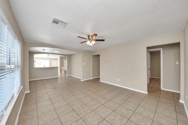 Photo - 826 Bandon Ln