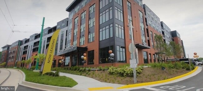 Building Photo - 4851 Ellin Rd Unit 137