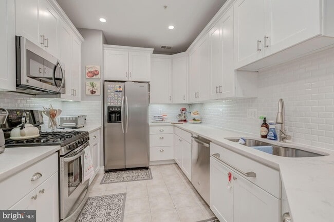 Photo - 5112 Knapp Pl