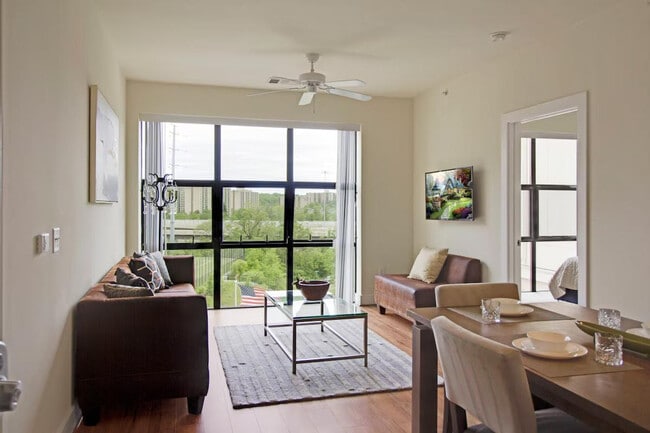 Photo - 200 S Peyton St Unit ID1395504P