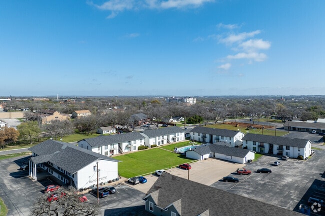 Photo - The Lillian Crossroads