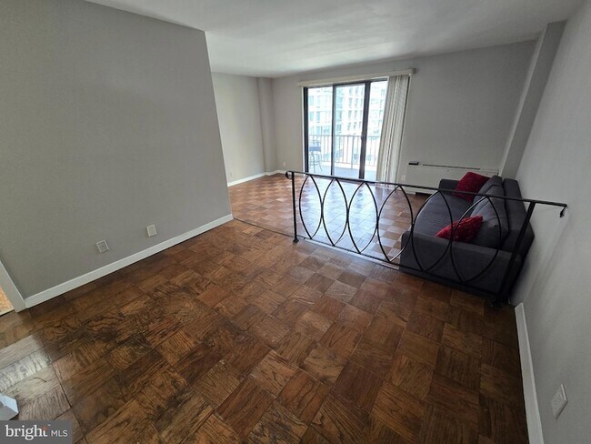 Photo - 2201 L St NW Unit 817