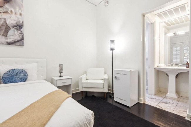 Photo - 508 Chartres St Unit ID1272314P