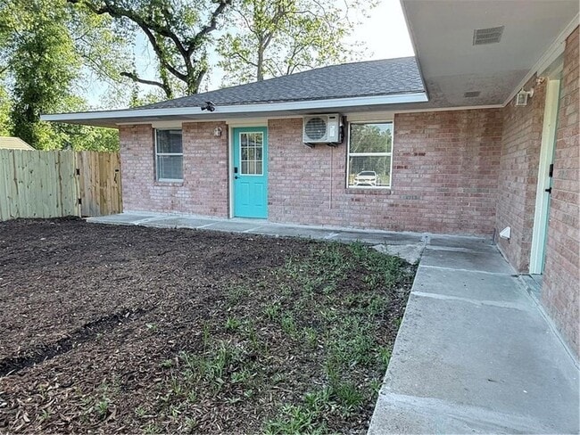 Building Photo - 43291 Baker Rd Unit B