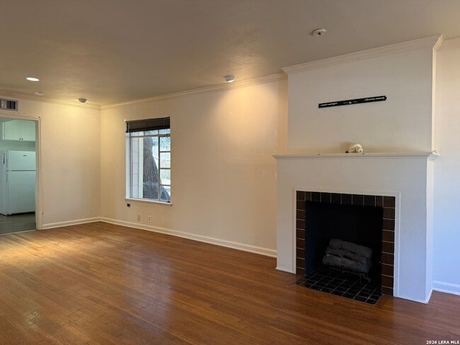 Photo - 230 E Mulberry Ave
