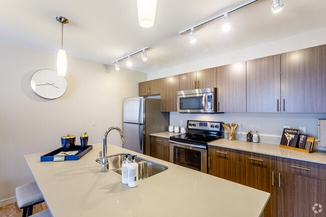 1BR, 1BA - Gillespie - Cadence Union Station