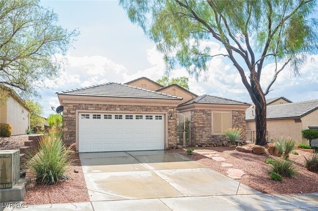 Photo - 2541 Cosmic Dust St