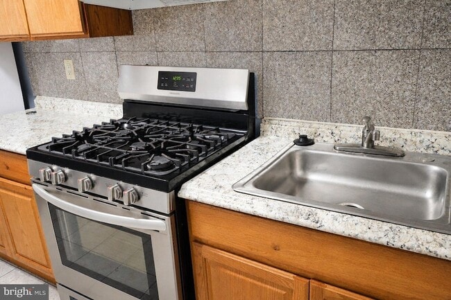 Photo - 101 Galveston Pl SW Unit 3