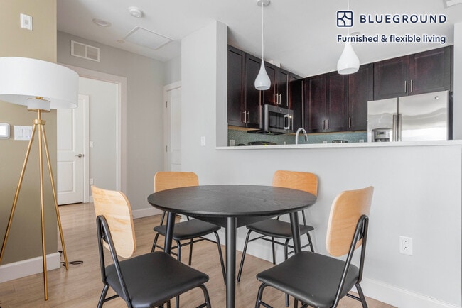 Photo - 33 Rogers St Unit FL4-ID945