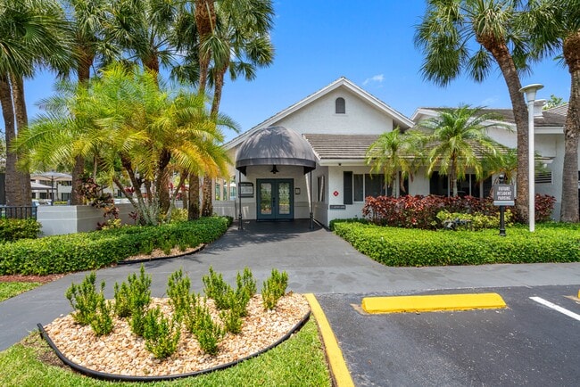 Clubhouse - Lakepointe at Jacaranda