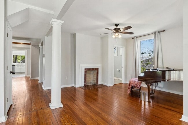 Photo - 1906 Vine St
