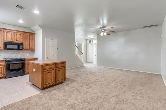 Photo - 706 Woodport Ln