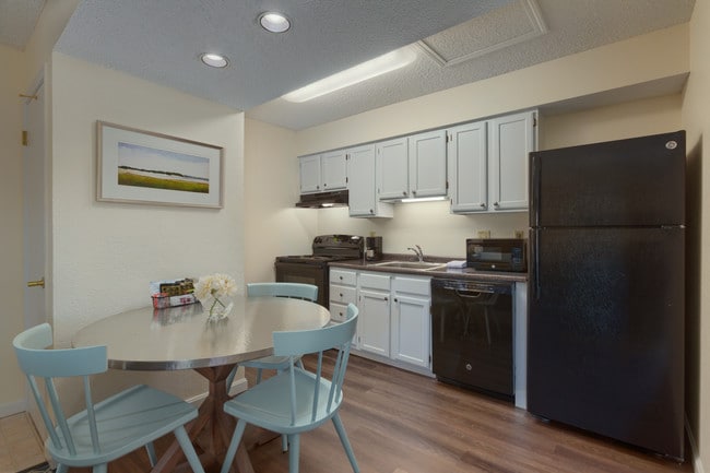 Spacious Kitchen - Residences at Daniel Webster Nashua
