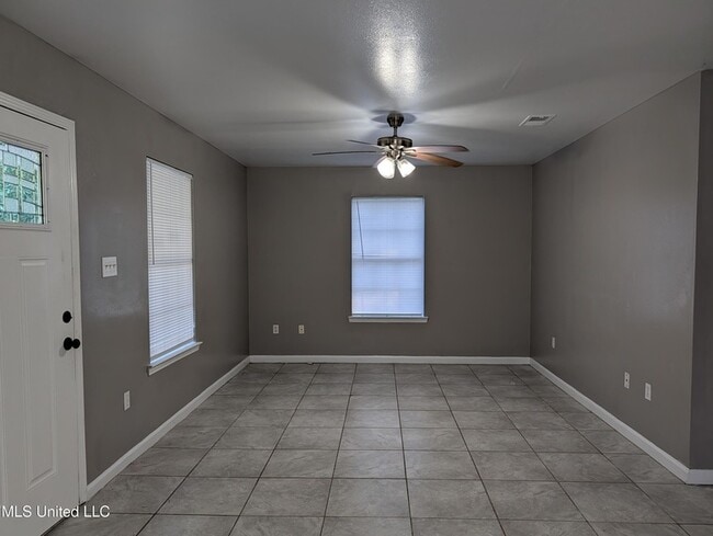 Photo - 2909 57th Ave