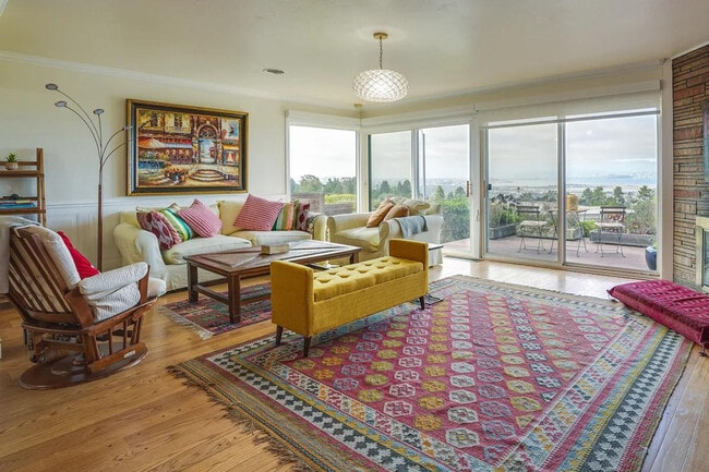 Building Photo - 12 Highland Blvd Unit ID1307920P