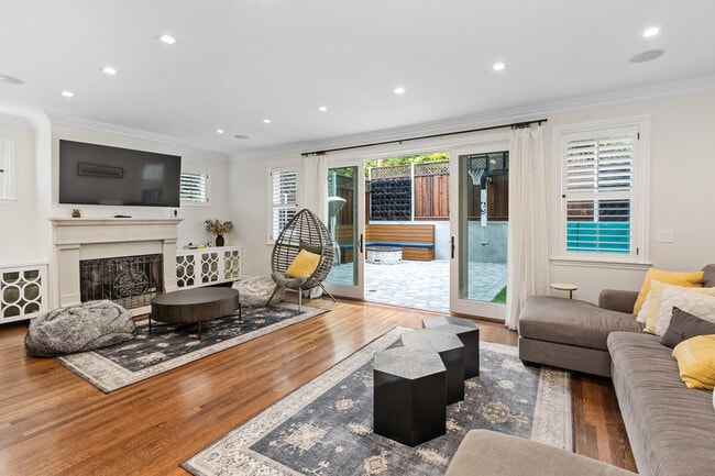 Building Photo - 180 Dorantes Ave Unit ID1029825P