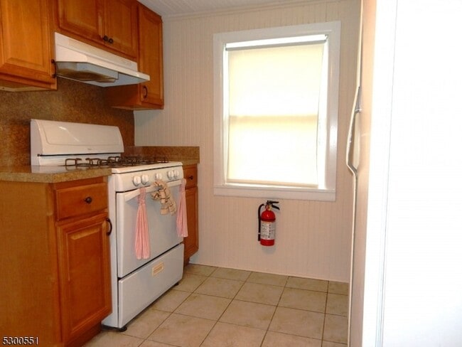 Photo - 215 Main St